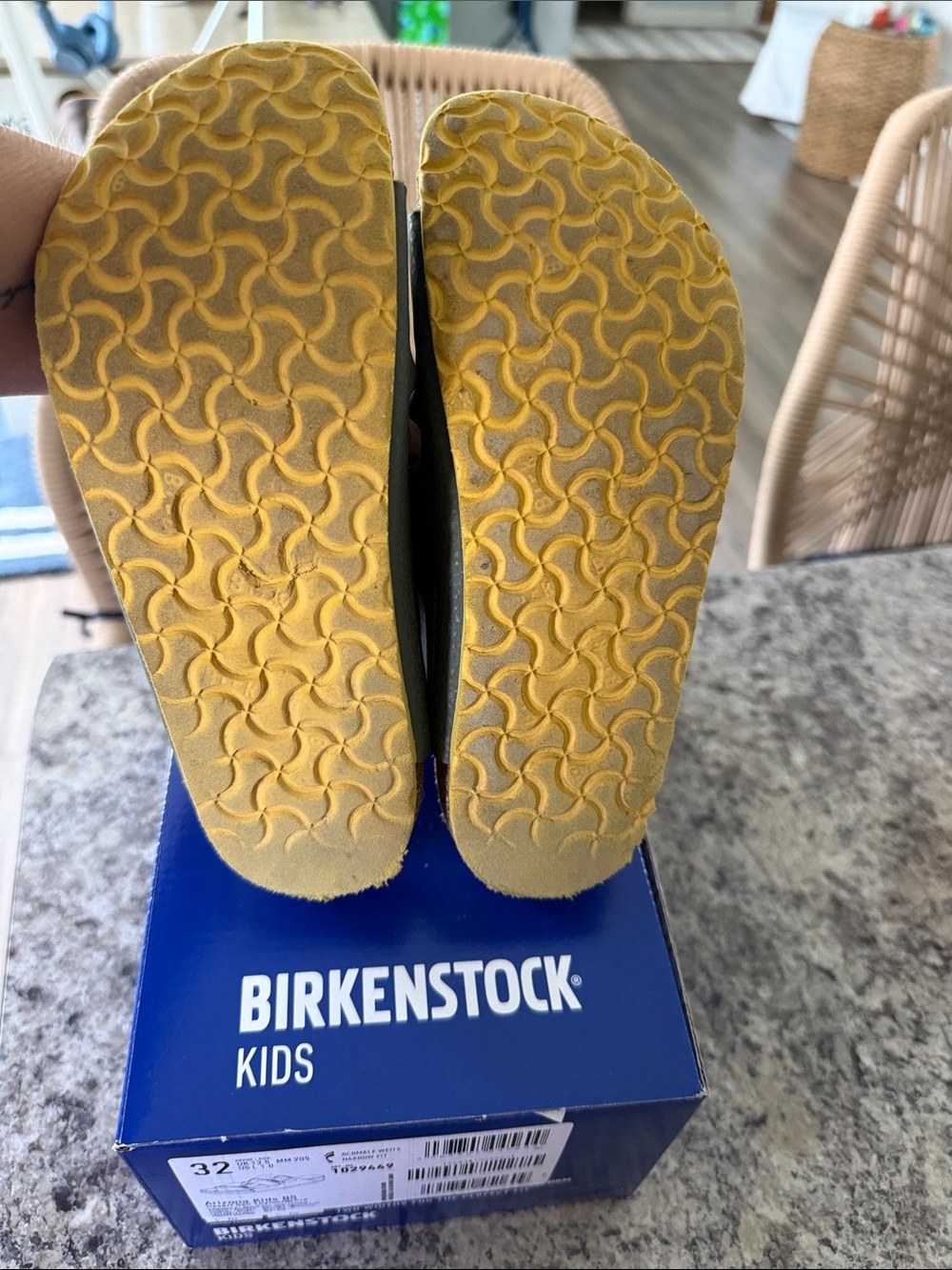 Birkenstock Arizona Kids Two-Strap Sandals in Desert Soil Thyme/Ochre - Picture 3 of 4